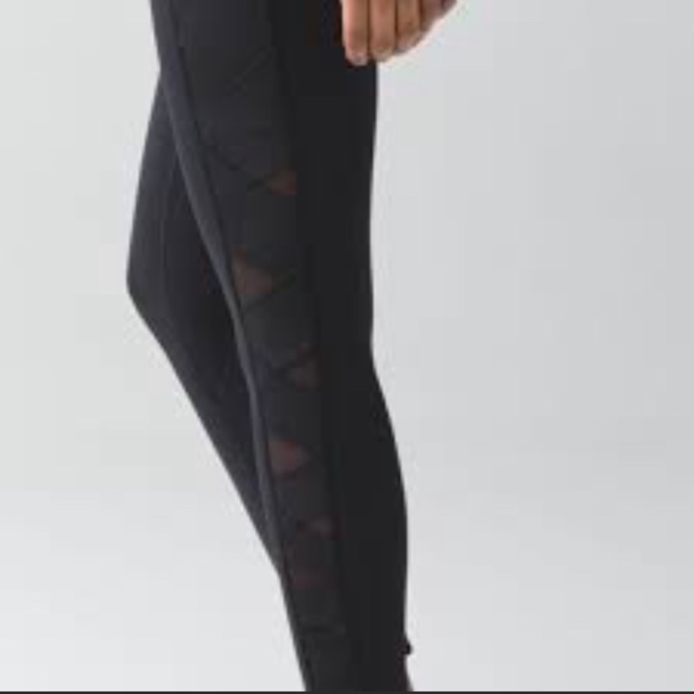 Criss cross mesh Lululemon size 8